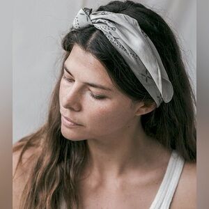 OZMA Gray Scarf Head Wrap